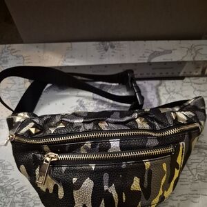 Olivia Miller Black and Yellow Camouflage Fanny Pack